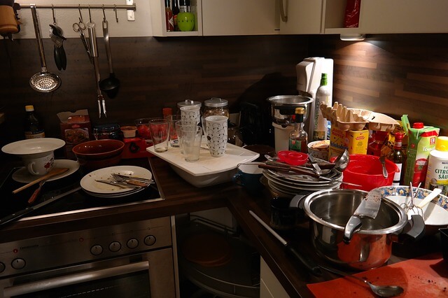 messy_kitchen